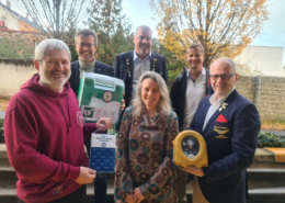 Defibrillator Übergabe HAK HAS Wiener Neustadt