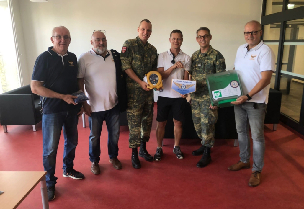Defibrillator Übergabe Milak Wiener Neustadt