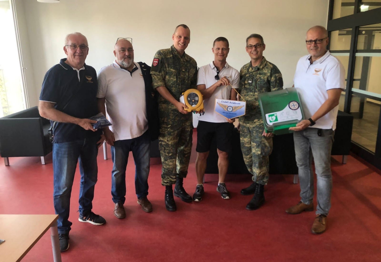 Defibrillator Übergabe Milak Wiener Neustadt Defibrillator Übergabe Milak Wiener Neustadt